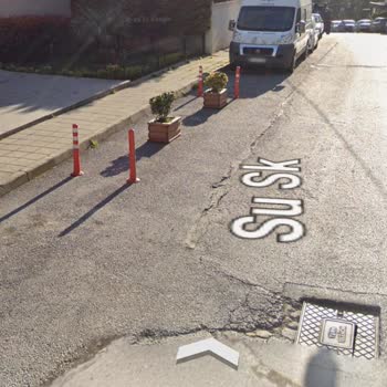 Ataşehir Belediyesi Kanunsuzca Yola Koyulan Duba Ve Saksılar