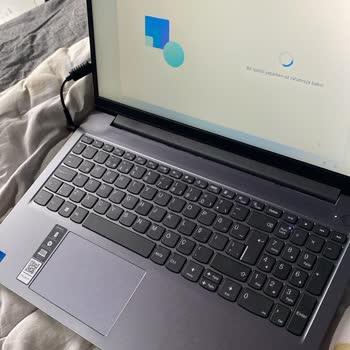Lenovo Bilgisayar Lenovo Kusurlu Laptop