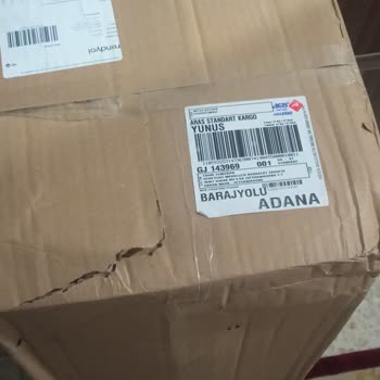 Aras Kargo Saygısız Kuryeden Şikayetçiyim.