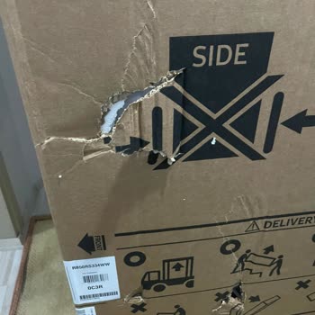 Teknosa Samsung Buzdolabı Darbe İzleri