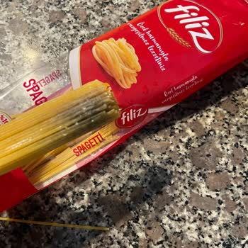 Marketten Aldığım Filiz Makarna Küflü Çıktı