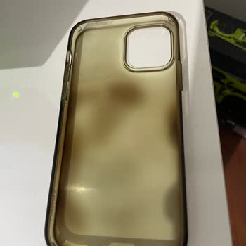 Spigen Crystal Liquid Kılıfın Özelliğini Kaybetmesi