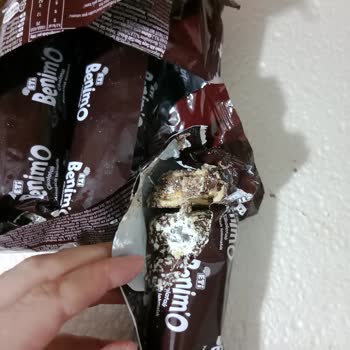 Eti Gıda Ağzı Açık Paket Ve Bozuk Bisküviler