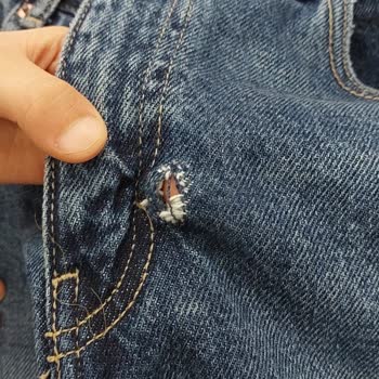 Pull And Bear Pişmanlığın Adı Jean Yırtığı Deliği