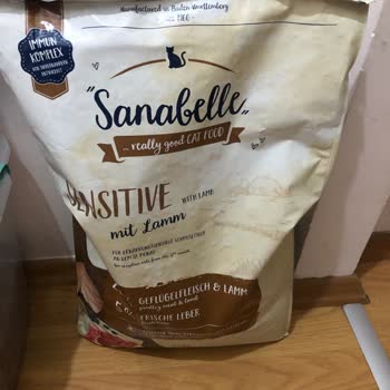 Sanabelle Cat Food Markamama'dan Aldığım Sanabelle Kuzulu Kedi Maması Hiç Yenmiyor