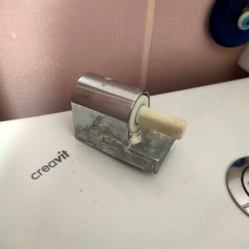 Creavit Klozet Kapağı Menteşesi Sorunu