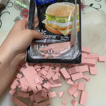 BİM'den Aldığım Küflenmiş Burger