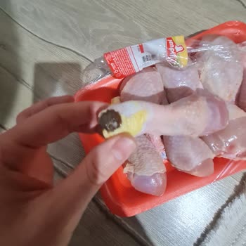 Şenpiliç Sen Piliç Tavuk Siyah Renklenme