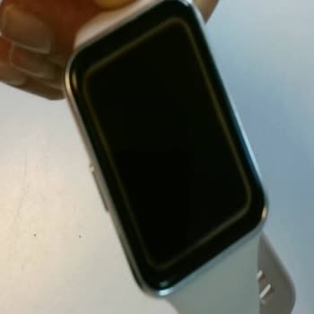 KVK Fahiş Servis Ücreti Talebi. Huawei Watch Fit 2 Ekranı