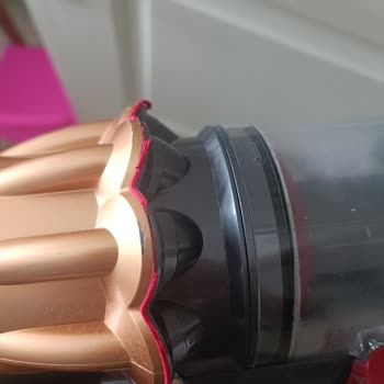 Dyson Türkiye Garantili Ürünü Kabul Etmiyor.