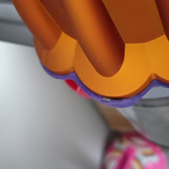 Dyson Mor Süs Kopmaya Başladı