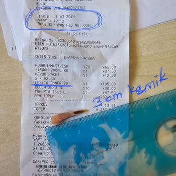 Lezita Döner Tavuk Döner İçerisinde Sivri Ve Tehlikeli Parça