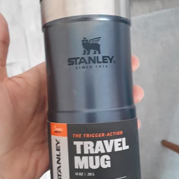 Gratis Stanley Hasarlı Gelen 2 Termosu Değişim Yapmıyor