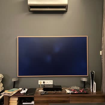 Samsung Frame TV Siyah Ekranlarda Beyaz Parlama Sorunu