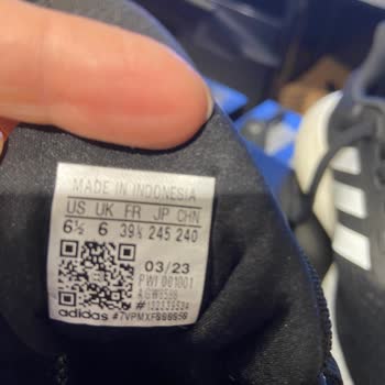 Antalya Adidas Mağazasında Numara Problemi