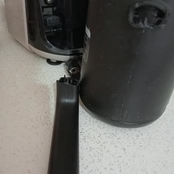 Karaca Züccaciye Karaca Malının Arkasında Dur