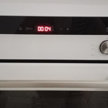 Siemens Ev Aletleri Fırın Alt Kısım Pişirmiyor Üstü Yakıyor