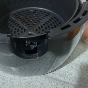 Schafer Airfryer Kulp Kırıldı