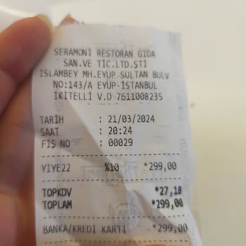 Ercan Burger Eyüp Şubesi Etiketin Üzerinde Fiyat Alıyor.