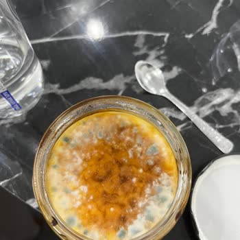 Migros Küflü Tatlı Satıyor Dikkat