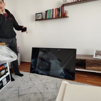 A101 LED TV Kırık Geldi Kargo İle Göndermişler