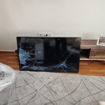 A101 LED TV Kırık Geldi Kargo İle Göndermişler