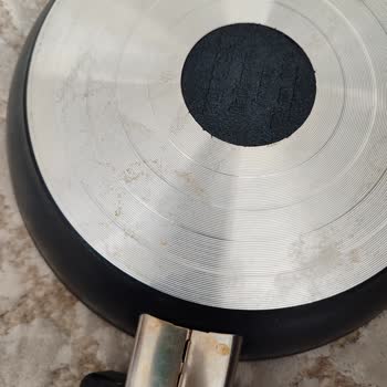 Karaca Züccaciye Tava Kulpu Yanması Karaca Umursamazlığı