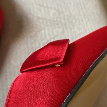 Divolya Kusurlu Ürün Yolluyor Resmen Giyilmiş Sonra Yapıştırılmış