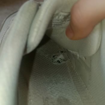Skechers Markası Taban Delik