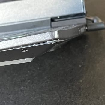 HP Laptop Şişmesi Ve Kapak Açıklığı