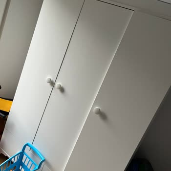 Uğur Böceği Çocuk Ayaklarına Kadar Çağırıp Ürünü Teslim Aldırmaları