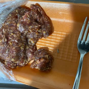 Essen Market Köfte İçerisinde Beklenmedik Yabancı Madde Bulunması