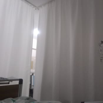 Cumhuriyet Üniversitesi Tıp Fakültesi Hastanesi Sağlık Ortamının Eski Ve Bakımsız Yapısına Eleştirel Bir Bakış