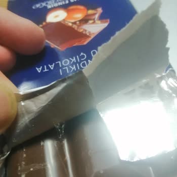 Carrefour'da Beklenmedik Misafir: Kurtçuklu Çikolata