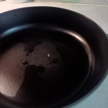 Lava Döküm Tencerenin Dökümü Attı