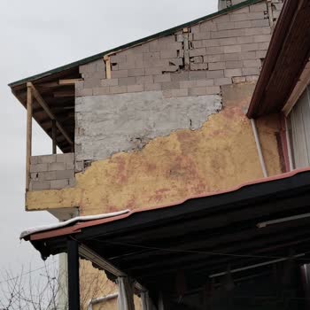 Çevre, Şehircilik Ve İklim Değişikliği Bakanlığı 2 Katlı Müstakil Evin Üstüne 1 Kat Daha Yapılması!