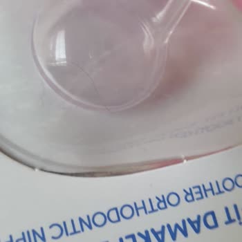 Bambino Emziğin Kapalı Paketinde Kıl