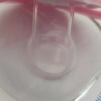 Bambino Emziğin Kapalı Paketinde Kıl