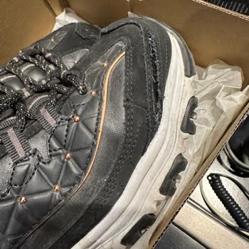 Skechers Kalitesiz Ürün Hayal Kırıklığı Yarattı