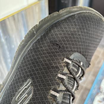Skechers Ayakkabı Ve Trendyol Satıcı
