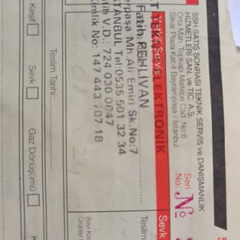 Dijitsu Marka Televizyon Ekranında Çıkan Çizgiler