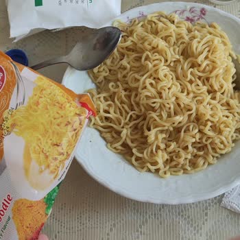 indomie Makarna Plastik Parça Şikayet