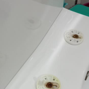 Bien Seramik Bien Klozet Kapağı Takim Yerindeki Parça Kırıldı