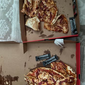 Sbarro Pizzadan Eser Kalmayan Pizza Siparişi!