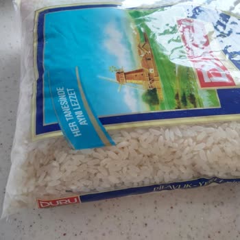 Hiç Açılmamış Duru Pirinç Paketinde Böcekler Çıktı.