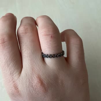 Pandora Mücevher Pandora Bağlı Kalpler Yüzüğüm Bir Gün İçerisinde Karardı.