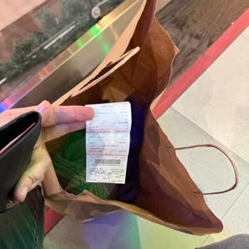 Zara Elemanı Saçmaladı Ve İnatlaştı