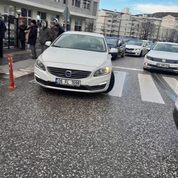 Maya Okulları Okul Önündeki Park Sorunu Ve Ulaşım Engeli