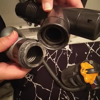 Dyson DC19 Hortumu Tutma Yerinden Kırıldı.