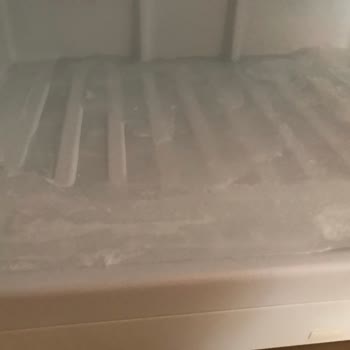 Siemens Buzdolabını Buzluk Kısmında Çözülemeyen Sorun